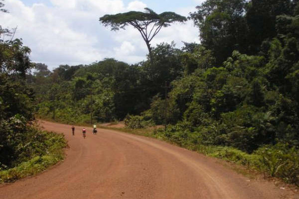 ATB Suriname fietsen Apoera atb expeditie fietsen in suriname
