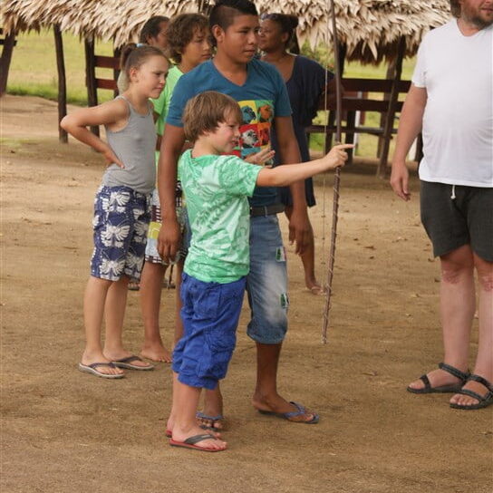 pijl en boog schieten Palumeu Suriname