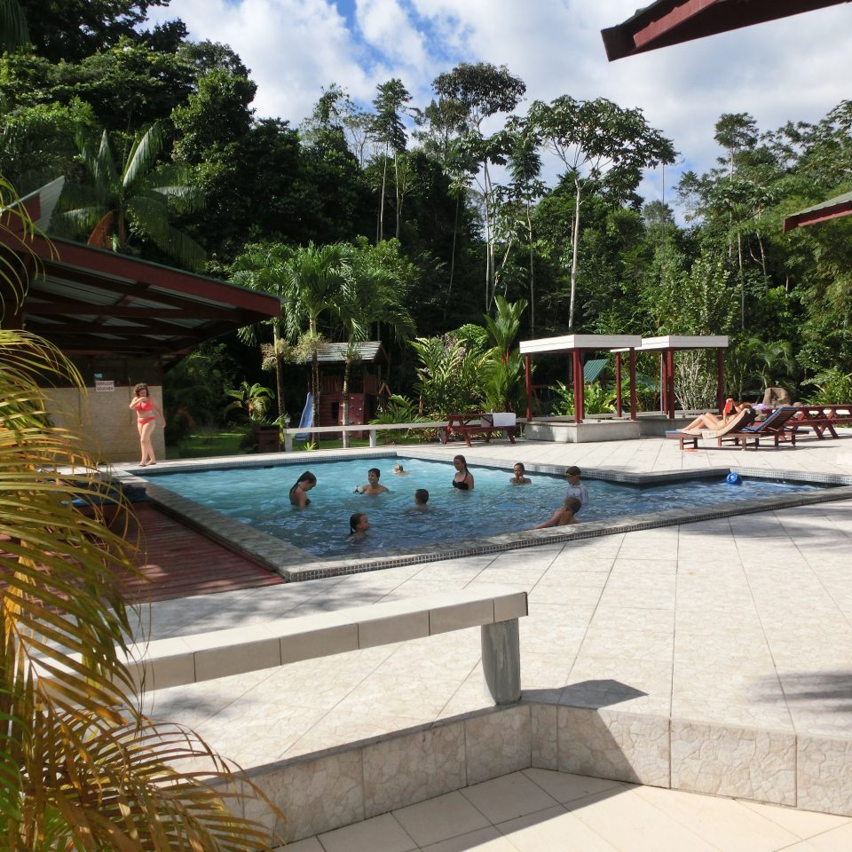 zwembad anaula nature resort