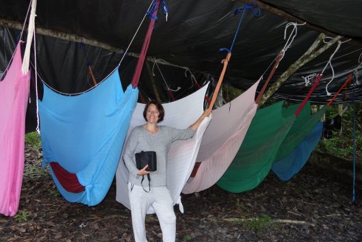 Hangmatten in het back to basic kamp back to basic pingpe suriname