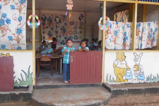 kinderen op school bij Palumeu kinderen op school bij Palumeu