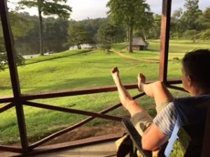 palumeu - Jan vd Hoed relaxen in het surinaamse binnenland