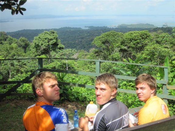 MTB fietstochten natuurpark Brownsberg Suriname