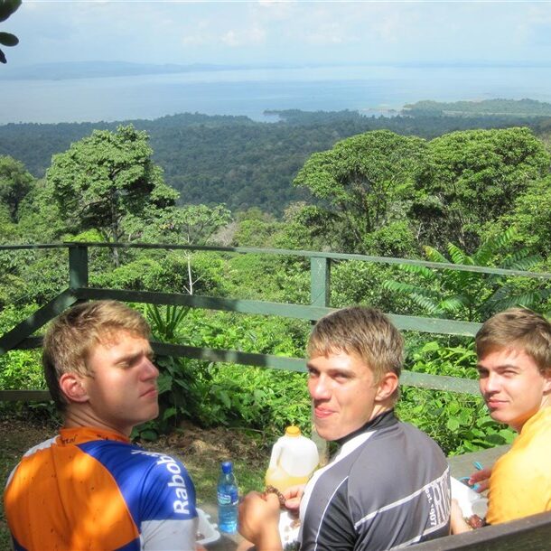 MTB fietstochten natuurpark Brownsberg Suriname