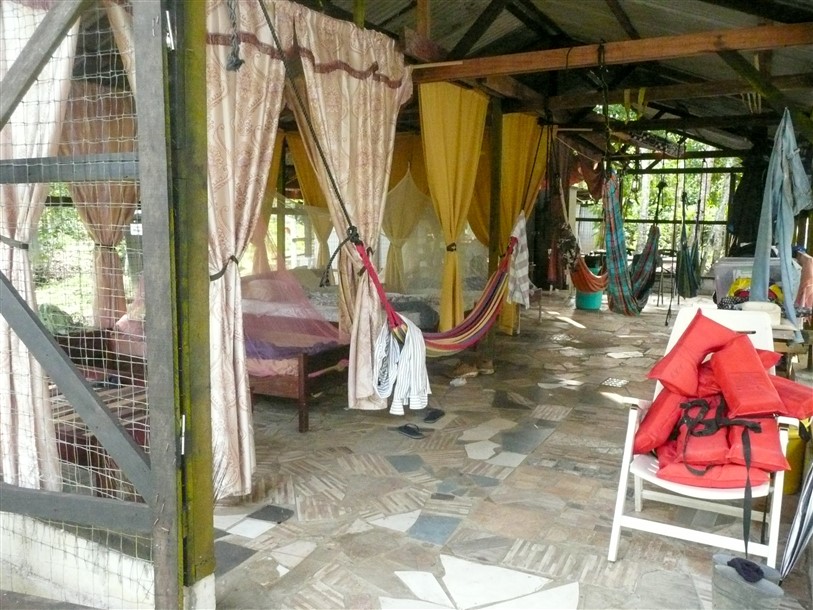 Suriname logeerkampje maratakka rivier