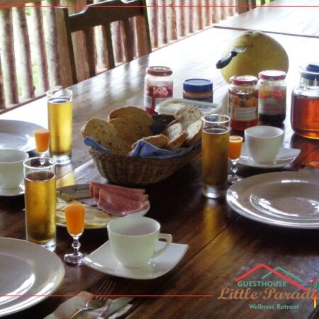 Breakfast at Guesthouse Little Paradise