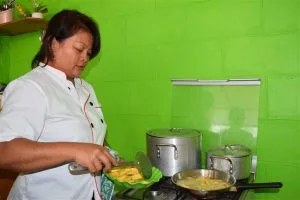 surinameholidays.nl_kookworkshop 19 Nov moksi alesi (25) irene cooking workshop paramaribo
