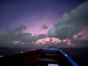 Op de korjaal in de nacht