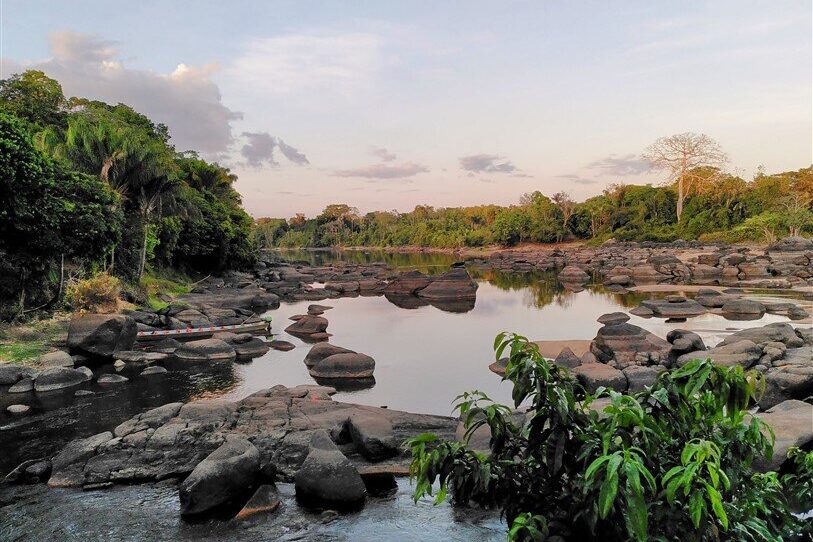lage waterstand uitzicht bovensuriname rivier