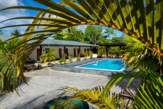 www.surinameholidays.nl_sutopia resort zwembad